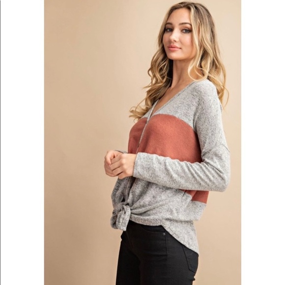 NEW! Color Block Knit Top! - Picture 5 of 5